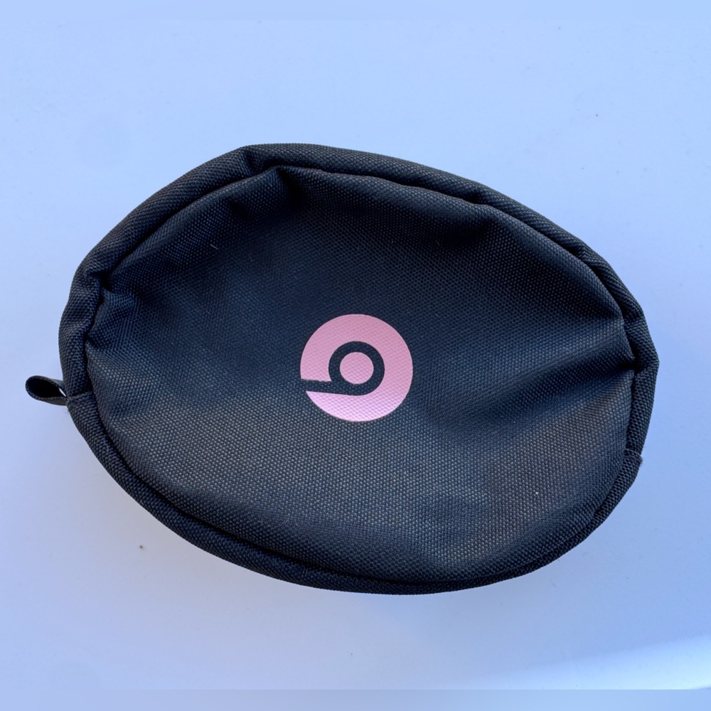 Beats by Dr Dre Solo Soft Headphone Travel Case Black Pink Zip Pouch
